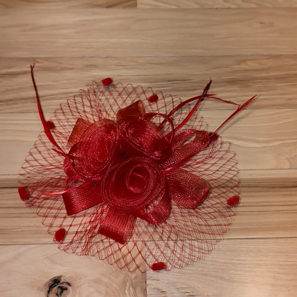 Beautiful Red Fascinator - Clip On